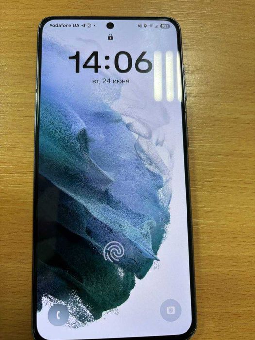 Продам смартфон Samsung Galaxy S21 5G 8/128GB