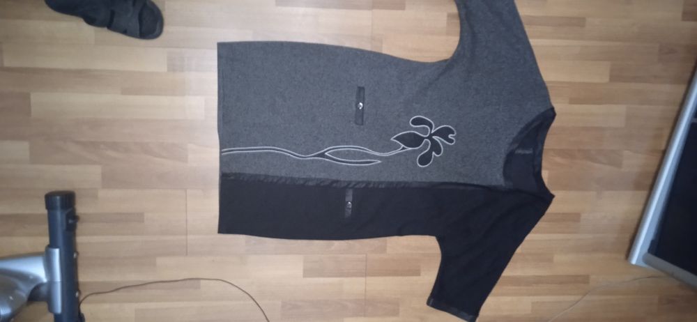 Продам платье размер 50.