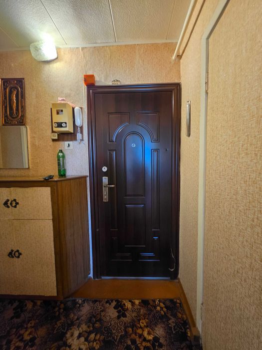 Продаётся трёхкомнатная квартира по улице Дорошенко, рядом парк