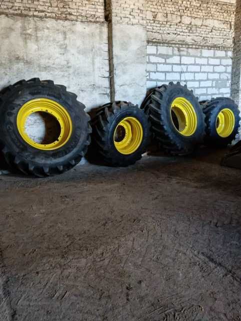 Opony 710/75/42 i 650/60/34 michelin