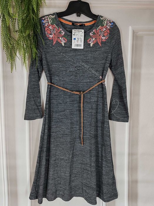 Nowa designerska sukienka Desigual rozmiar XS wiskoza/poliester/elastan