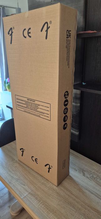 Fender CD-60SCE gitarę