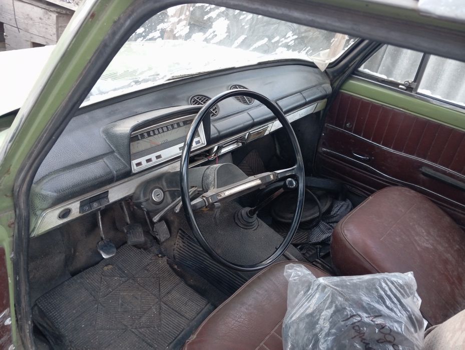 В розборі ВАЗ 2101