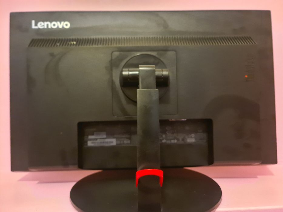 Lenovo ThinkVision T23i-10 Full HD IPS 24- Polegadas Novo