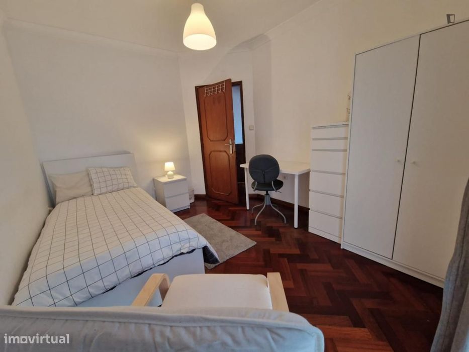 Quarto - localizado em Bonfim Porto
