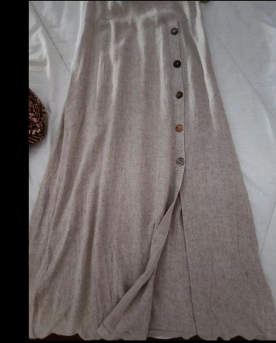 Vestido linho midi com botões e abertura