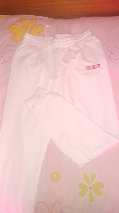 Vendo fato de treino da Guess.