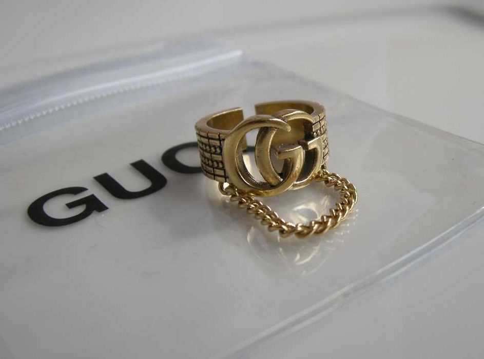 Gucci pierścionek mosiężny GG
