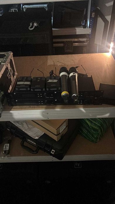 Vendemos  Set 4 Sennheiser XSW 1-825 A-Band 2 Vocal Set 2 bodypack