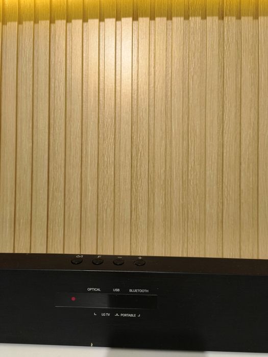Soundbar LG muito bom