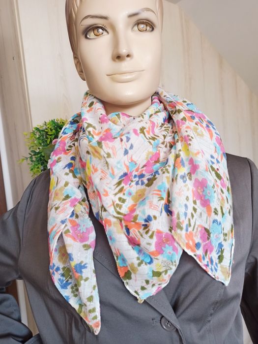 Sg Apaszka chusta motyw kwiatowy kolorowa apaszka chusta