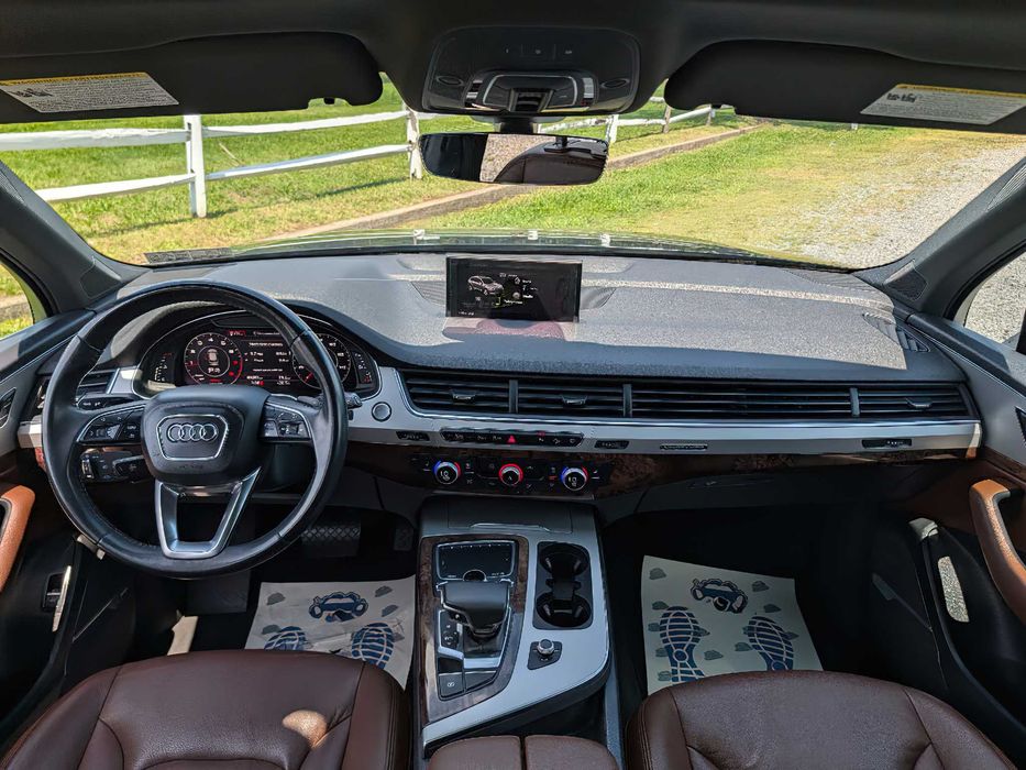 Audi Q7      2019