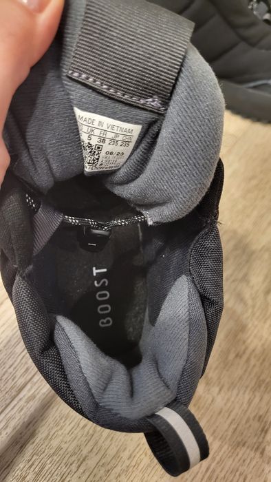 Женские зимние ботинки Adidas 4000 грн