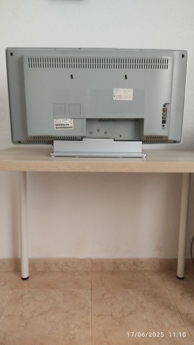 Televisão com comando de 50cm64751796621185121