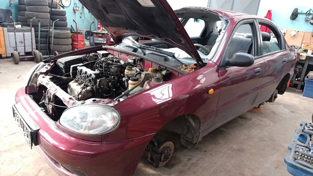 Daewoo Lanos 1.5 кпп капот бампер двері гбц замки вікна.