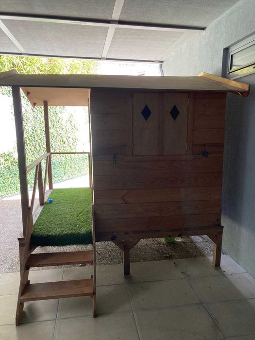 Casinha em madeira para crianças