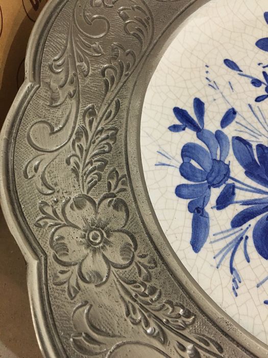 Prato de porcelana com estanho