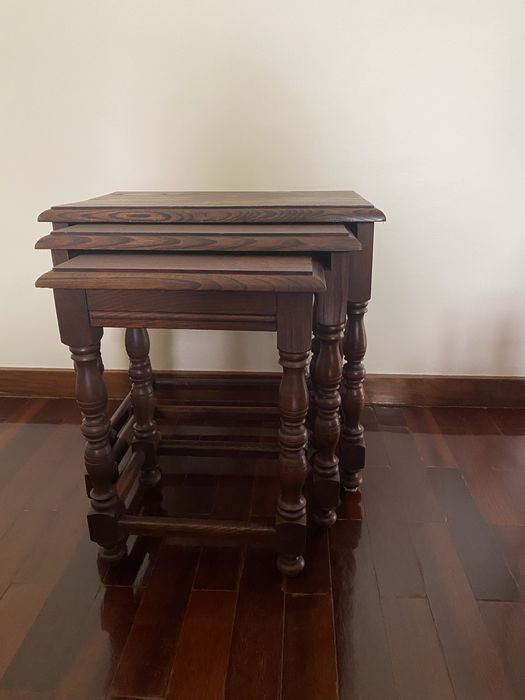 Mesas de encaixe, de apoio