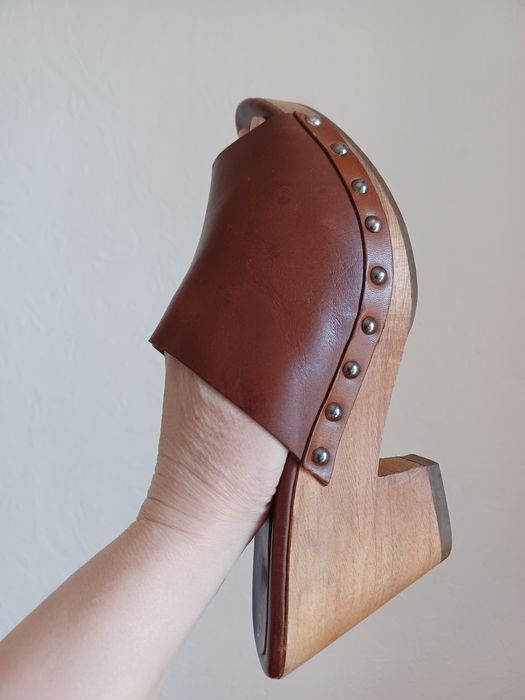 Шльопки, колодки жіночі на дерев'яні Carlo Pazoliniй підошві