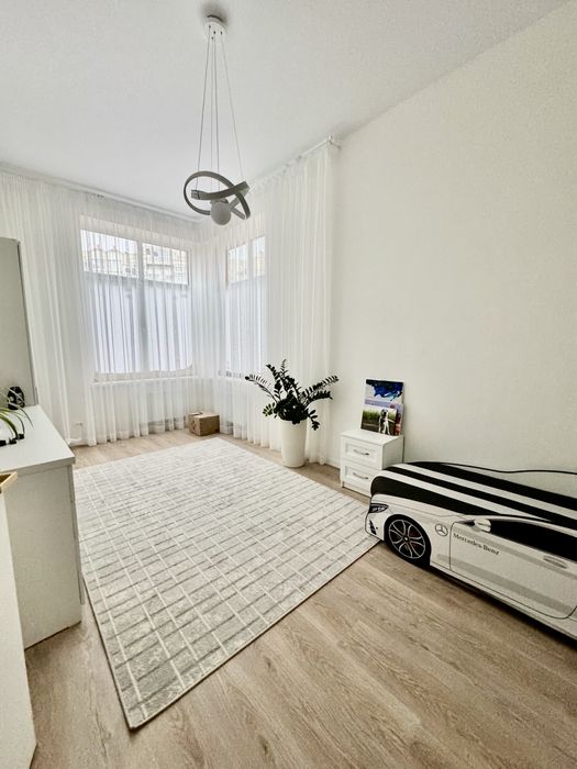 Продаю 3к студію жк Рівʼєра