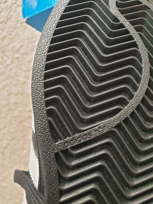 Adidas SuperStar Originals, rozmiar 43 1/3, nowe, orginalne pudełko
