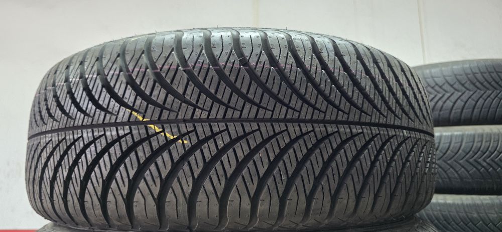 Opony wielosezonowe całoroczne 215/60/16 Goodyear Vector 4Seasons  Nowe lezakowane