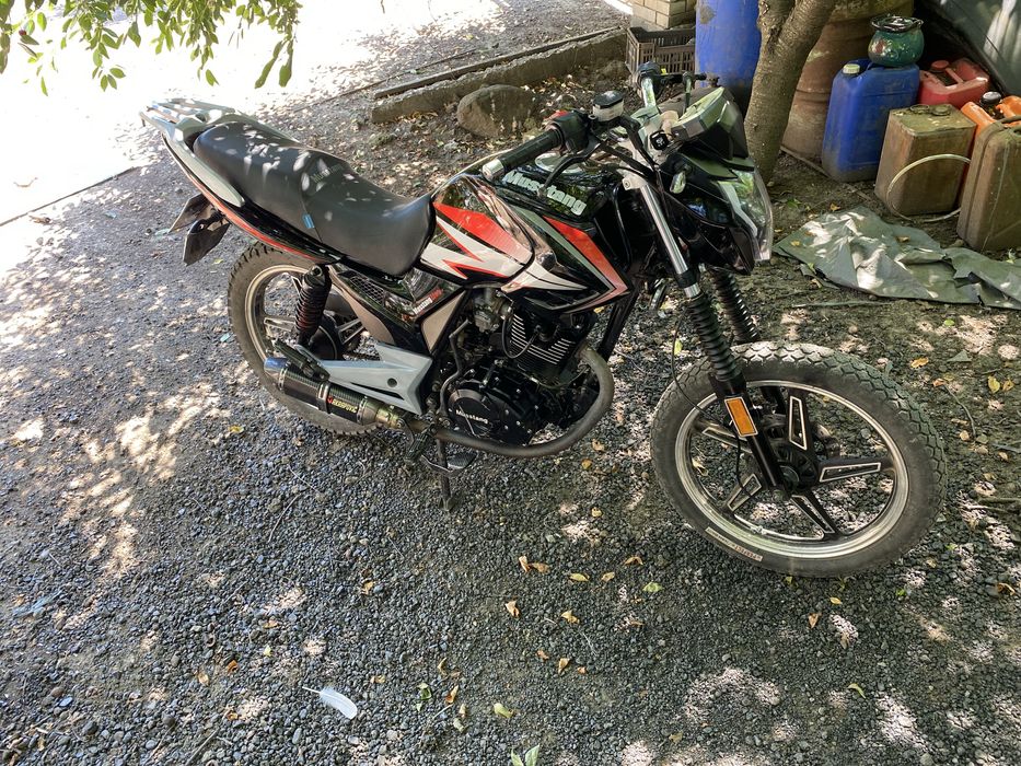 Продам Musstang 200