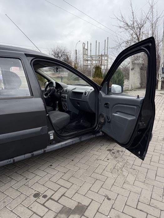 Renault Logan MCV в Універсалі Dacia