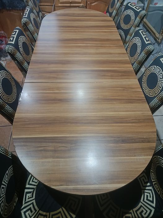 Stół rozkładany na 12 osób