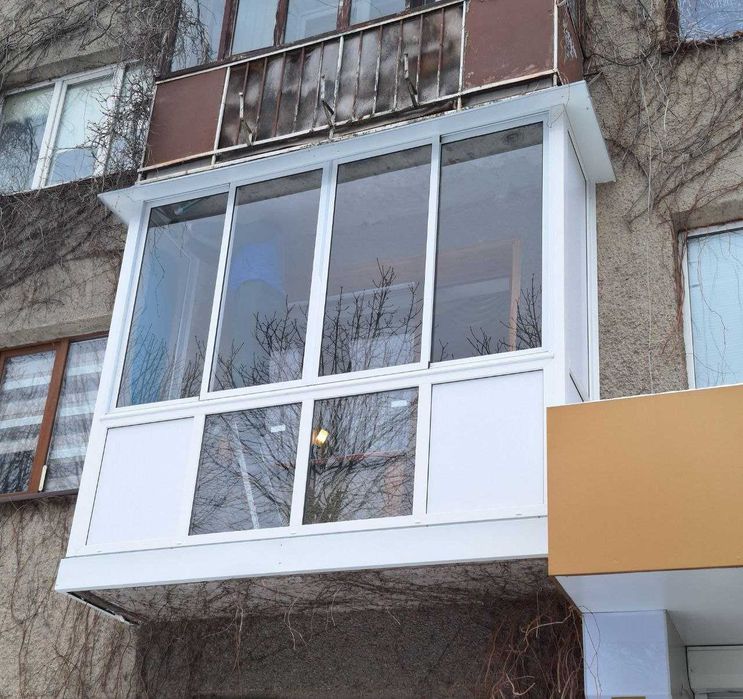 Балкони. Встановлення балконних вікон. Обшивка та утеплення балконів.