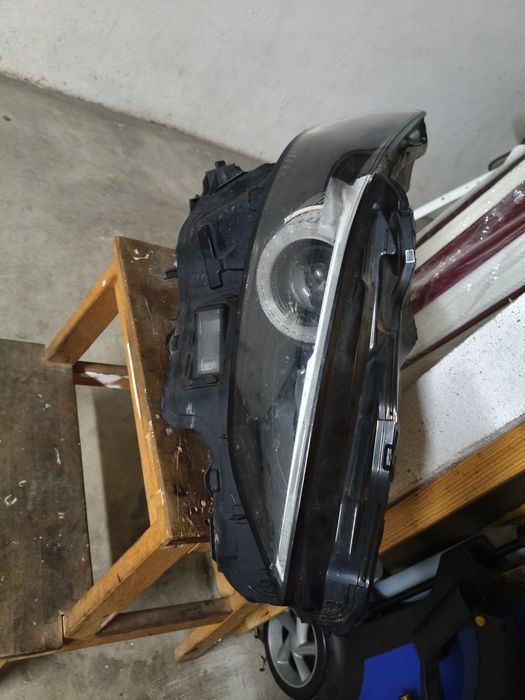 Right LED Headlight with Broken Mounts for Mazda 3 Skyactiv