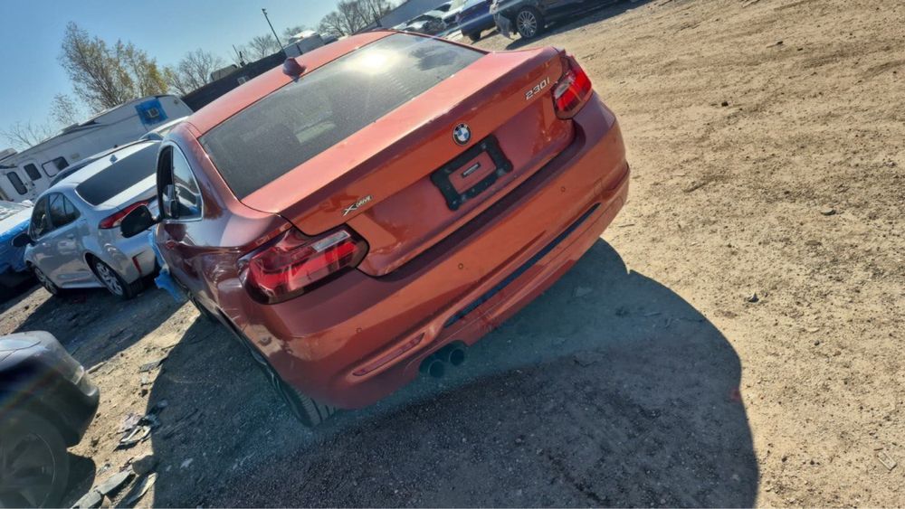 Бмв 230i повний привід