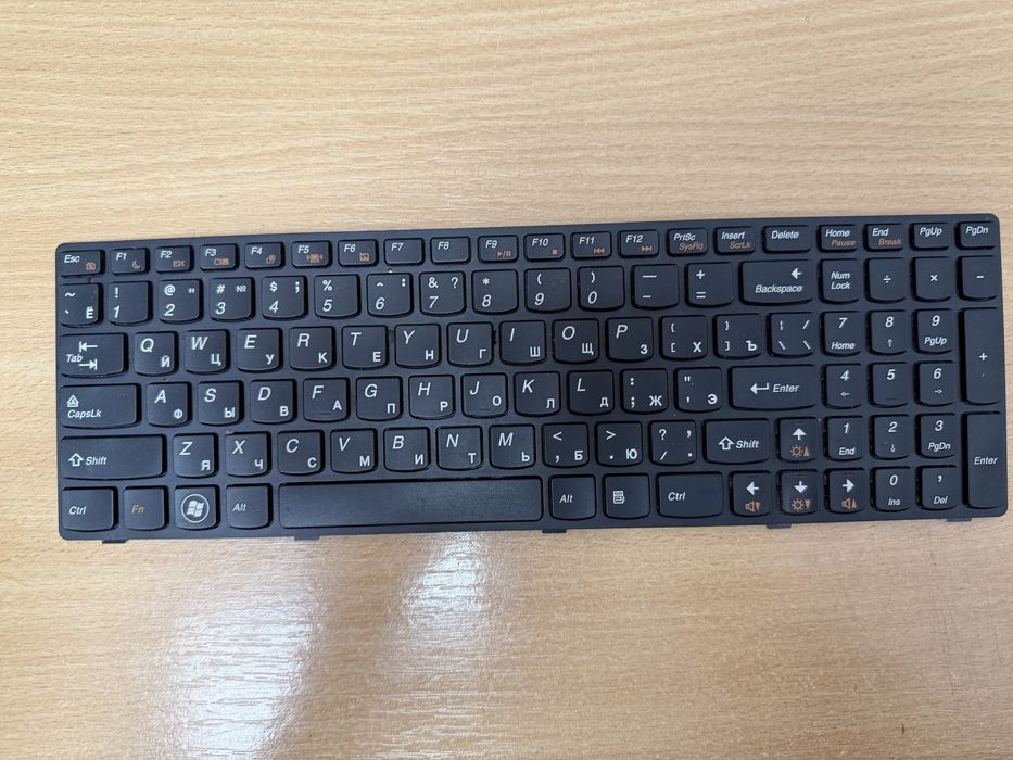 Клавіатура для ноутбука Lenovo G570/580 і тд.