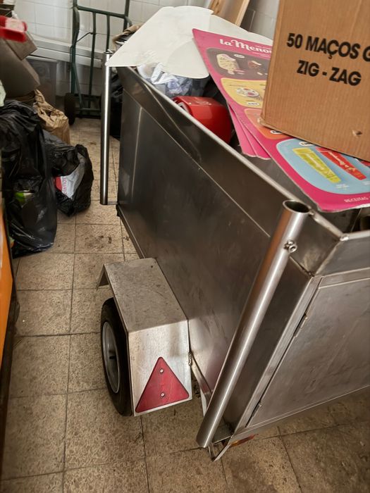 Carro de venda ambulante com reboque e avançado