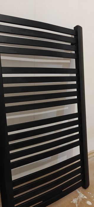 Grzejnik łazienkowy czarny 524W. NOWY