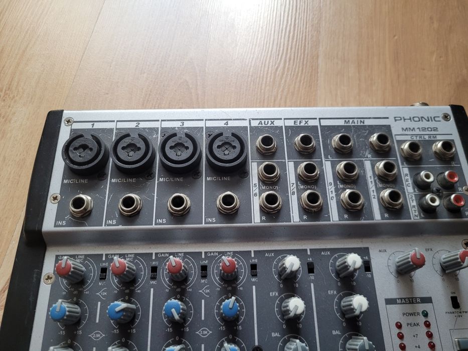Mikser  Phonic MM1202