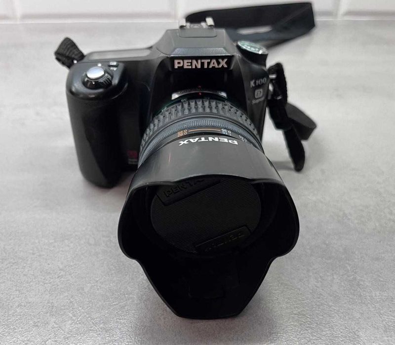 Pentax K100D Super + obiektyw