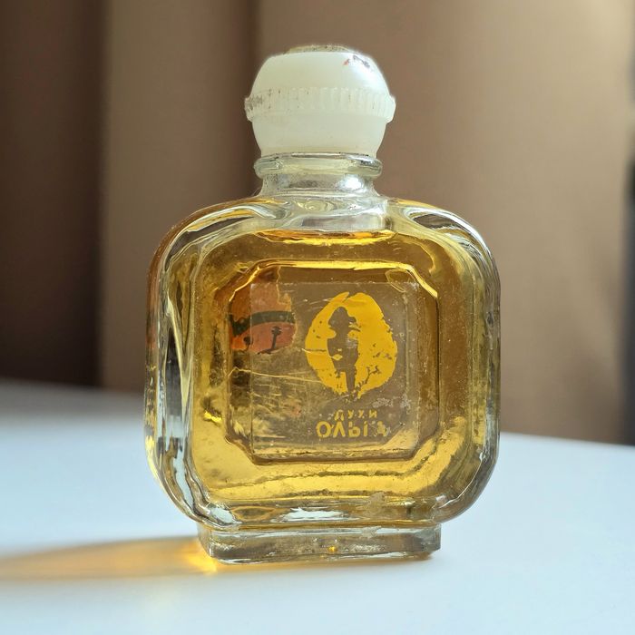 Mały flakonik perfum Olga z czasów ZSRR radzieckie PRL