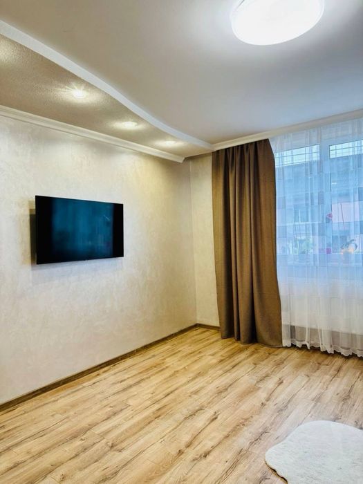 Продаж просторого сучасного будинку