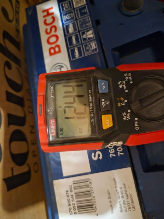 Акумулятор автомобільний Bosch 70Ah  760A 12V Start/Stop