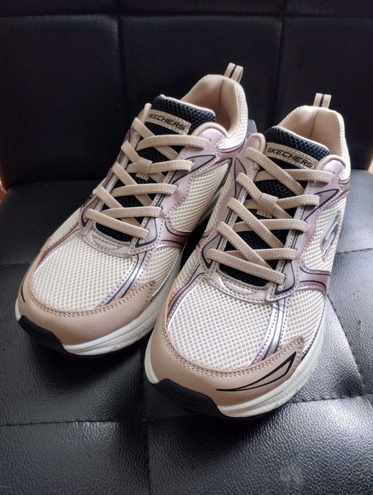 Продам Кросівки skechers