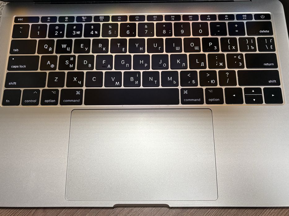 Apple MacBook Pro 13 2017(2018) 94% retina 8/128/i5 a1708 ноутбук