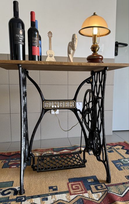 Mesa em pés de Singer aranha