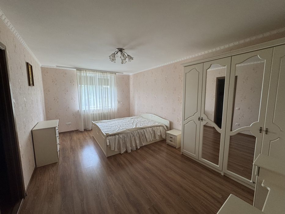 Продається гарний будинок 265м2 з ремонтом, село Дівички, 25 соток. Ексклюзив. Без %.