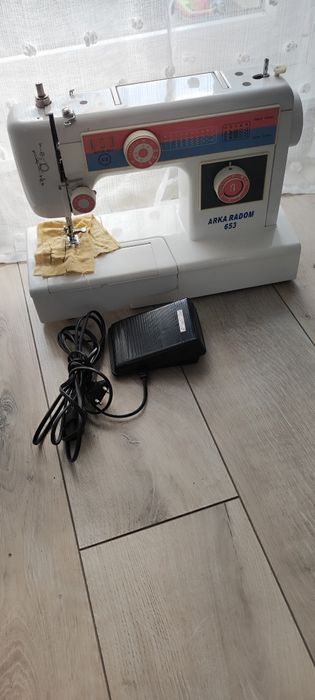 Maszyna do szycia Arka Radom 653