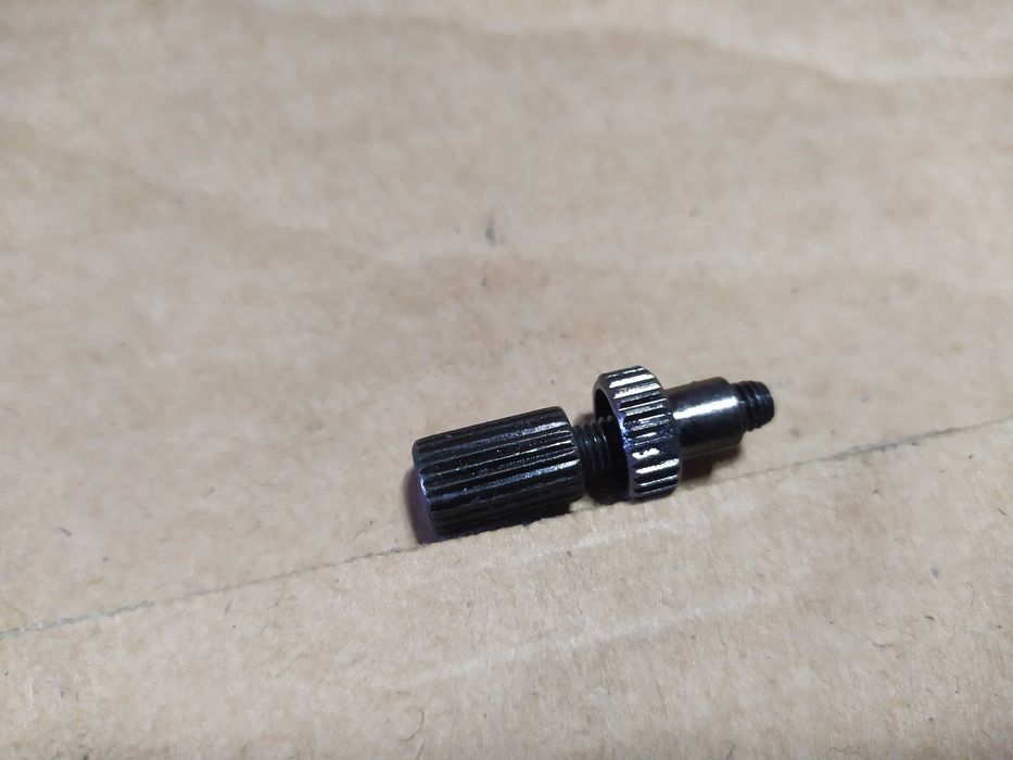 Śrubka regulacyjna, przelotowa Hamulec Cantilever, Caliper 5x18mm NOWA