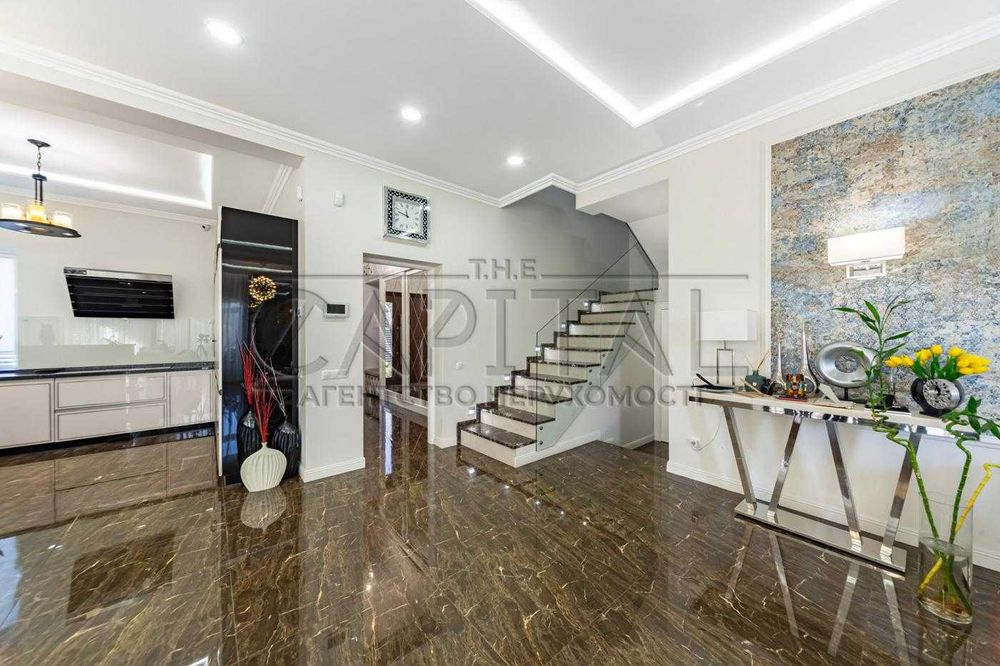 Престижний будинок в Крюківщіні 400м2, гараж та басейн