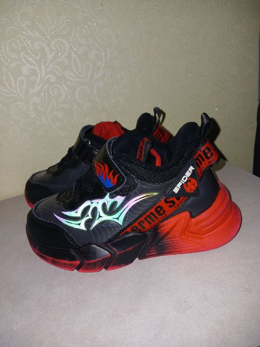 Утеплені кросівки на хлопчика 25р