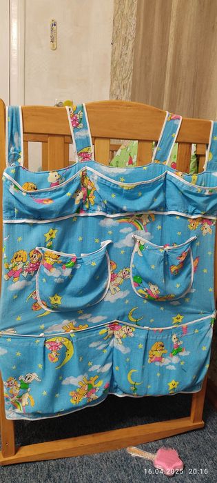 Безкоштовно Бортики в дитяче ліжечко+ органайзер ( фартушок)