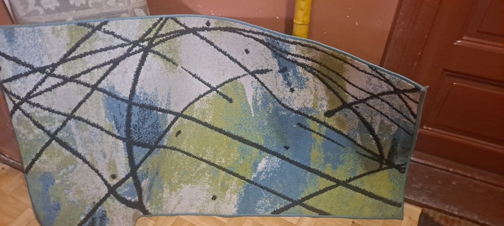 Dwa dywany do odświerzenia . Cena za 2